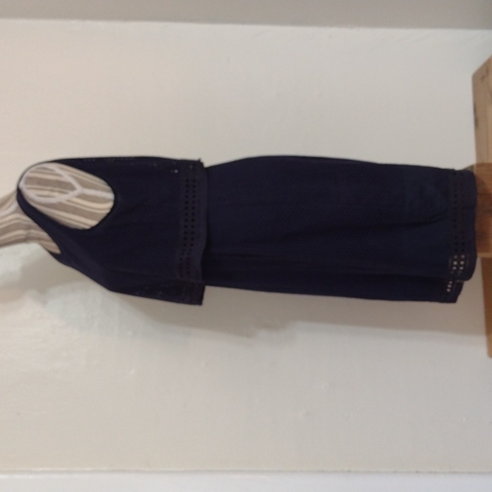 J Crew Navy Eyelet Sleeveless Dress Size 6 - Picture 3 of 10